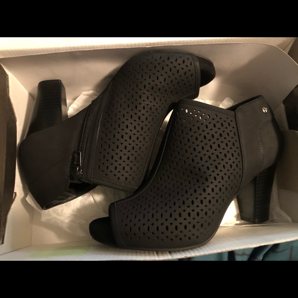 Giani Bernini memory foam shooties *new in box*